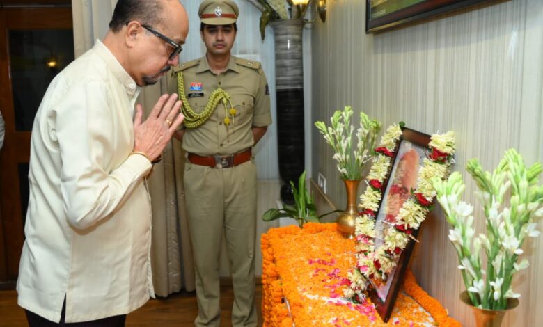 डॉ श्यामा प्रसाद मुखर्जी की पुण्यतिथि पर राज्यपाल ने दी श्रद्धांजलि….