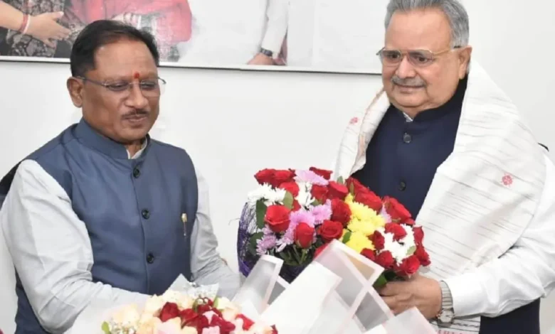मुख्यमंत्री विष्णु देव साय ने विधानसभा अध्यक्ष डॉ. रमन सिंह को वैवाहिक वर्षगांठ पर दी बधाई….