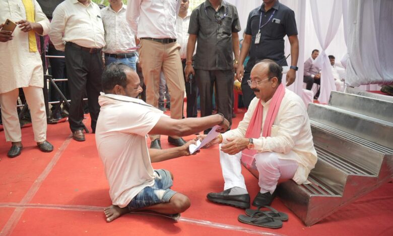 सुशासन तिहार 2026 : उप मुख्यमंत्री अरुण साव की संवेदनशीलता से दिव्यांग कपिल के चेहरे पर लौटी मुस्कान’…. सुशासन तिहार 2026 : उप मुख्यमंत्री अरुण साव की संवेदनशीलता से दिव्यांग कपिल के चेहरे पर लौटी मुस्कान’….