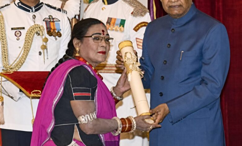 पद्म विभूषण तीजन बाई को भावभीनी श्रद्धांजलि: छत्तीसगढ़ की लोकसंस्कृति की अमर आवाज़ हुई शांत…. पद्म विभूषण तीजन बाई को भावभीनी श्रद्धांजलि: छत्तीसगढ़ की लोकसंस्कृति की अमर आवाज़ हुई शांत….